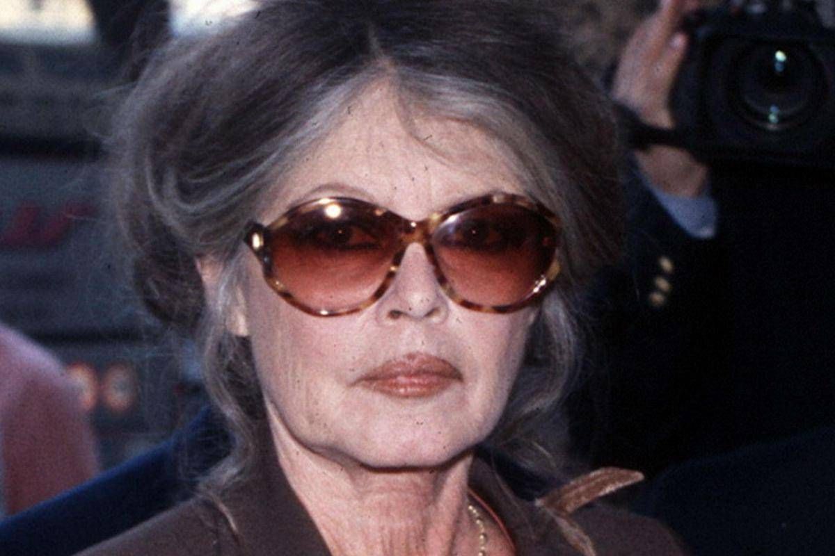 Brigitte Bardot resta ricoverata in ospedale, apprensione dei fan per la diva 91enne