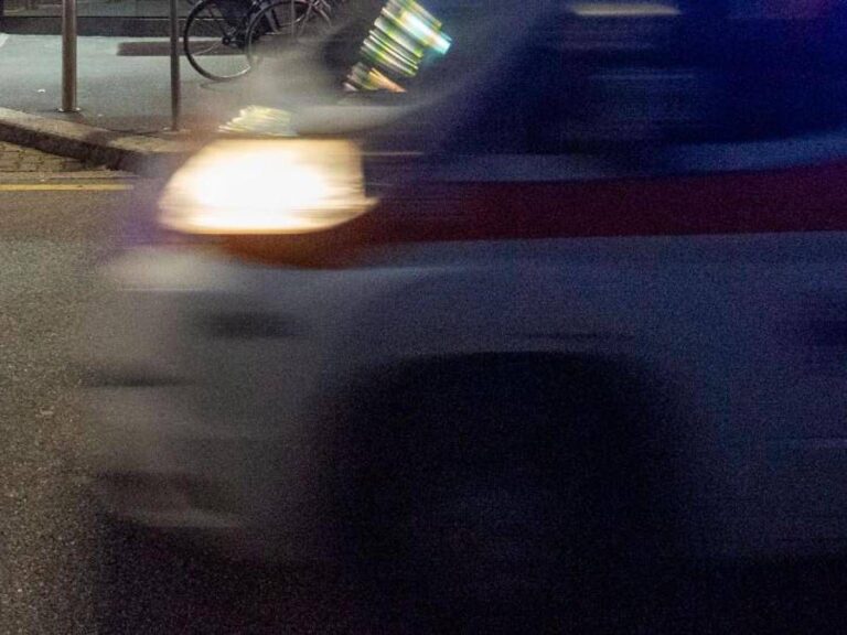 Torino, ragazzo trovato incosciente in strada vicino a una bicicletta: morto in ospedale