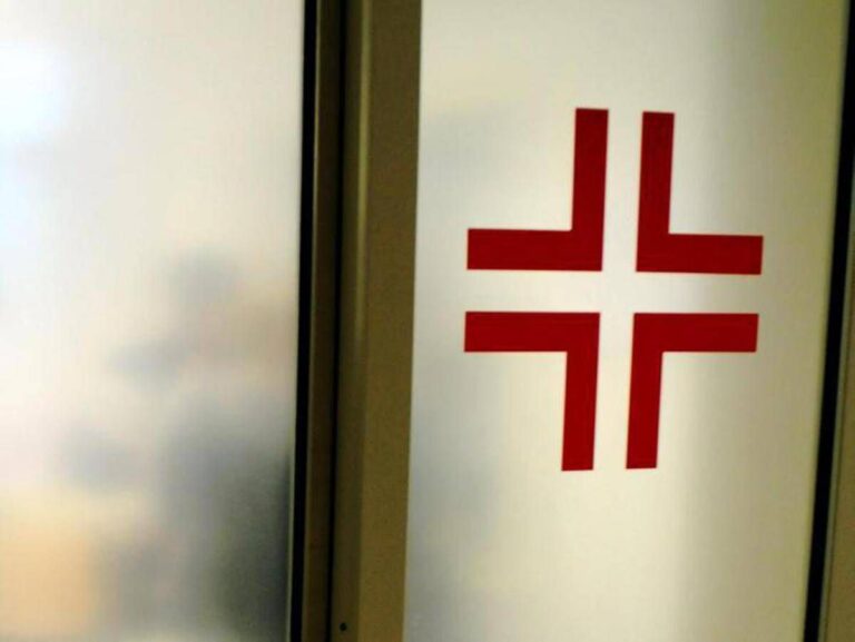 Venezia, bimbo di un anno cade da quinto piano e urta tettoia a Mestre: è grave