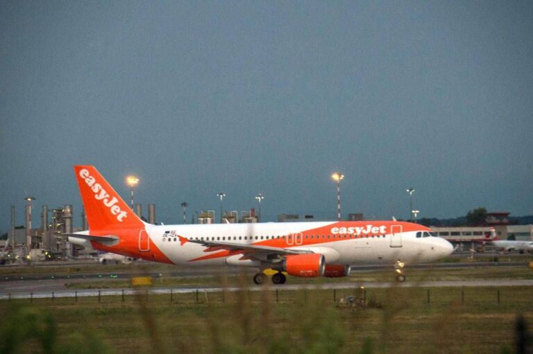 Fumo in cabina, atterraggio d’emergenza a Brindisi per volo diretto a Nantes