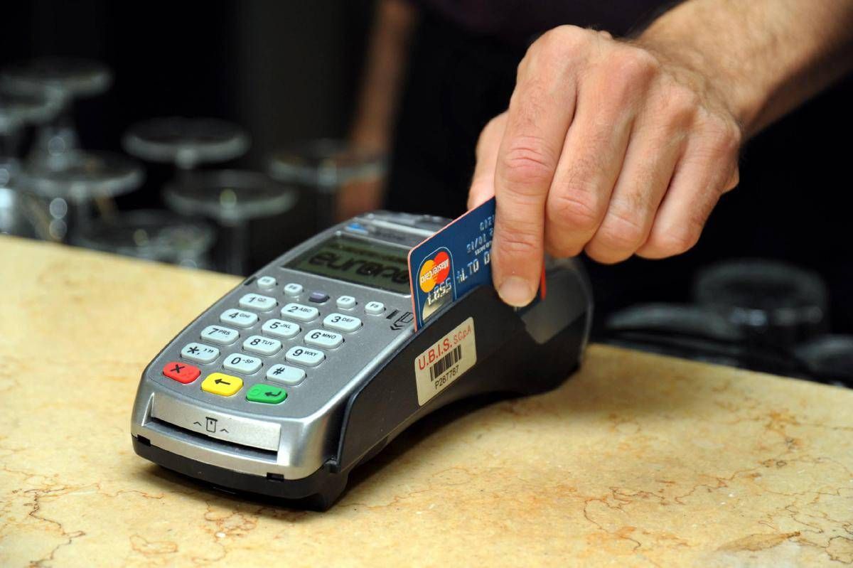 Collegamento cassa-Pos, obbligo dal 2026: i timori degli esercenti