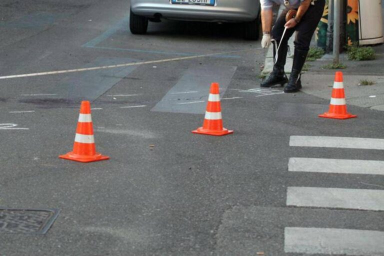 Milano, 72enne investita sulle strisce e uccisa da auto rubata: alla guida un minorenne