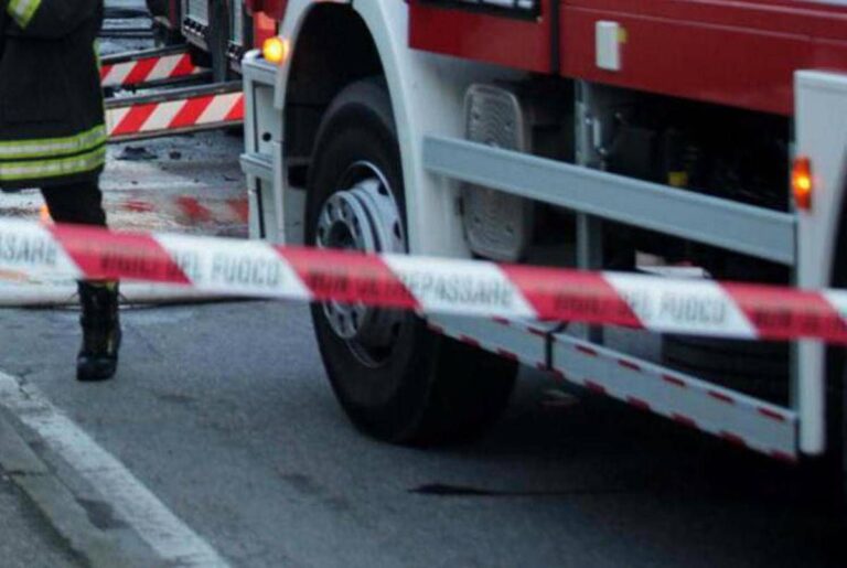 Scontro tra autobus di linea e auto a Rivisondoli, due morti sulla statale 17