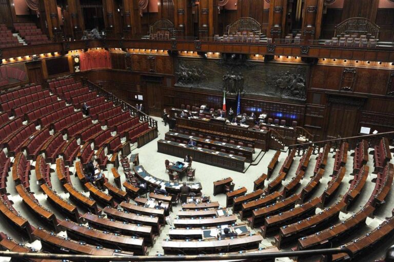 Camera, stop lavori per pausa estiva: si riprende martedì 9 settembre