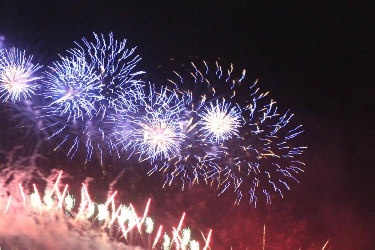 Capodanno e bambini, attenzione a fumi fuochi artificio: l’allarme dei pediatri