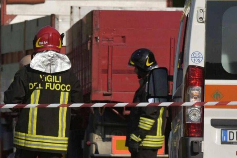 Crolla balcone a Taranto, due feriti: uno è in codice rosso