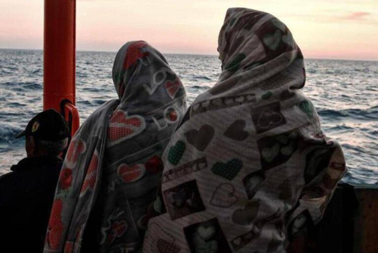 Migranti, Alarm Phone: “Naufragio nel Mediterraneo, almeno 50 morti e un superstite”