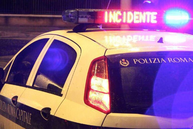 Roma, auto investe e uccide 69enne a Mezzocammino