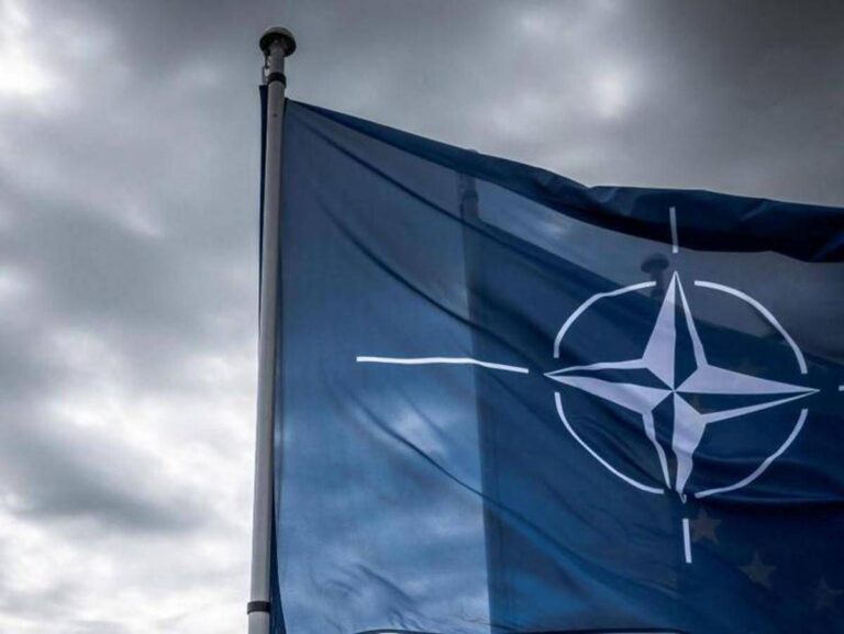 Droni russi in Polonia, Varsavia invoca articolo 4 della Nato: cos’è e cosa prevede
