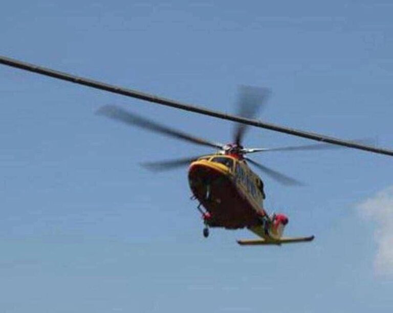 Incidente nel Trevigiano, 21enne investito da un’auto è gravissimo: elitrasportato in ospedale in codice rosso