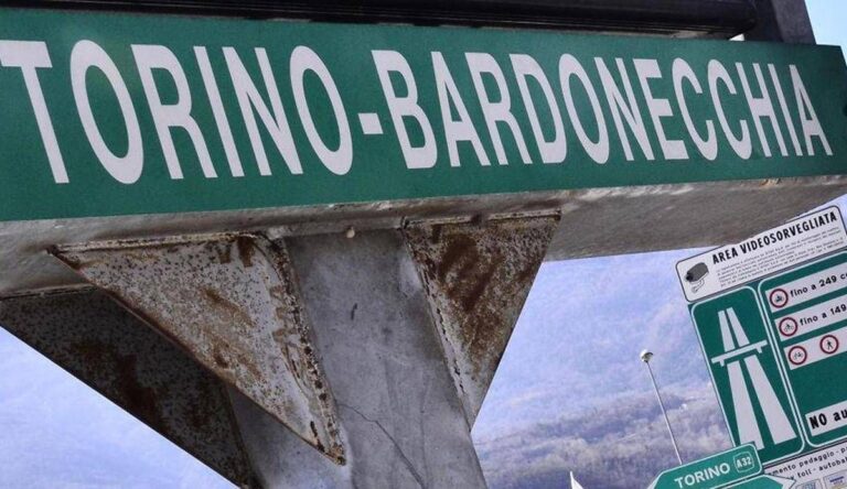 Auto contromano sull’A32, un morto e quattro feriti sulla Torino-Bardonecchia