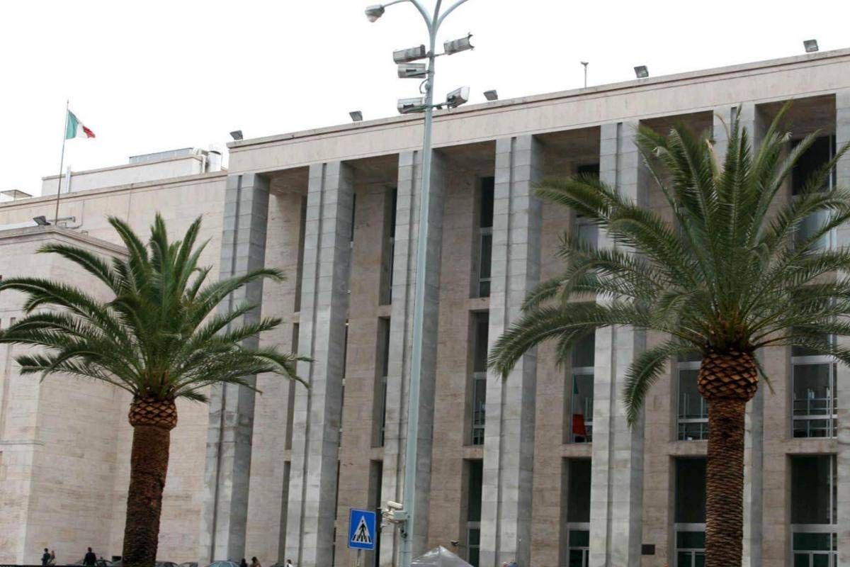 Bambina morta a Palermo, benzina sui vestiti. Sequestrato appartamento in cui viveva