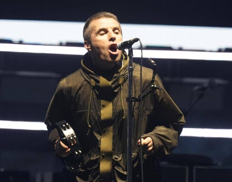 Oasis, Gallagher attacca i ‘rivali’ Arsenal e United: “Chiudete quella bocca”