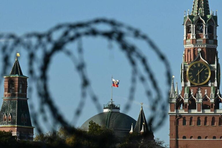 Zelensky e l’augurio che Putin muoia, la Russia: “Pieno d’odio e inadeguato”