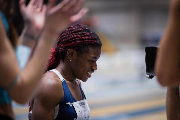 Atletica, Doualla trascina la staffetta 4×100 all’oro. Trionfi anche nel salto triplo e nei 110 ostacoli