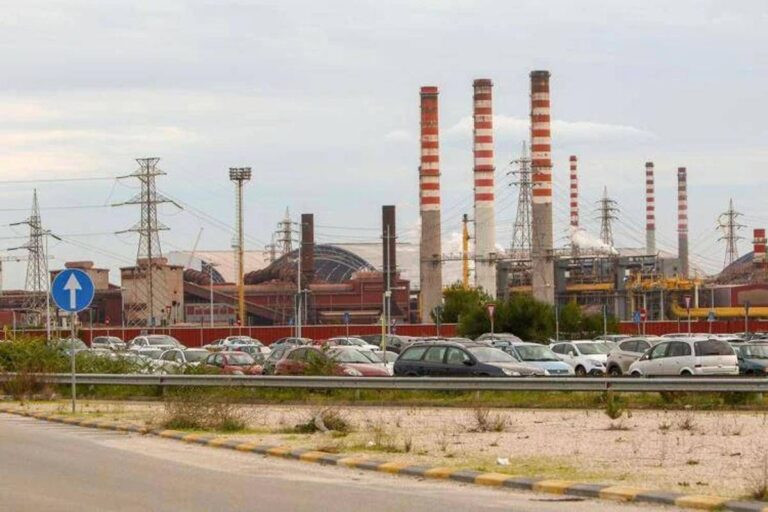 Ex Ilva, via libera a trattativa esclusiva con Flacks: sindacati preoccupati