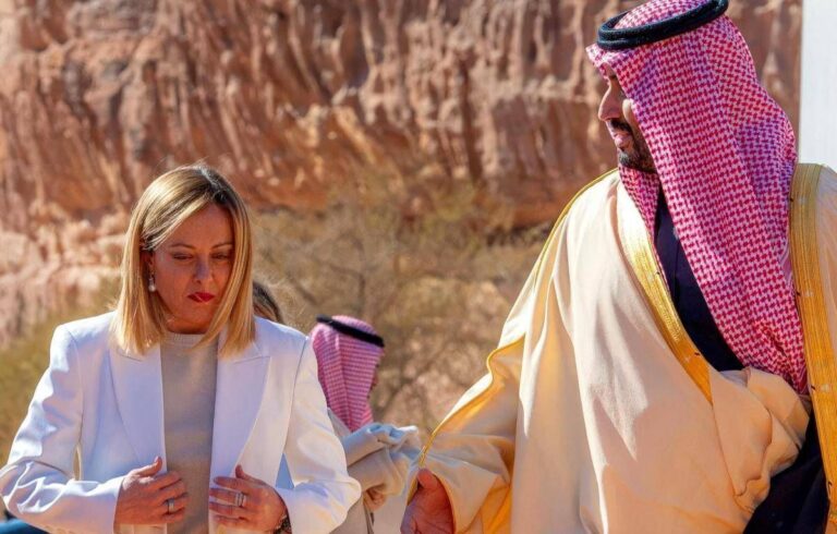 Israele-Gaza, Meloni sente bin Salman: “No all’escalation, pace giusta è solo con due Stati”