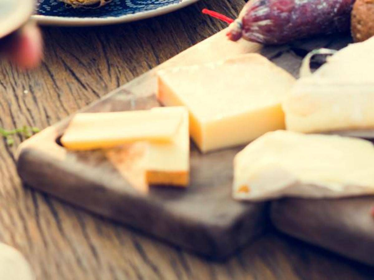 Mangia formaggio da latte crudo, bimbo di 1 anno ricoverato a Padova