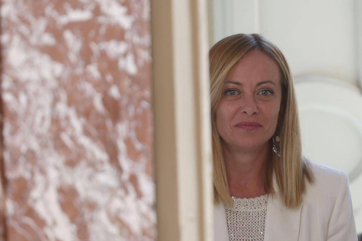 Meloni ha sciolto le riserve: rinviato il viaggio nell’Indo-Pacifico per seguire la crisi Ucraina