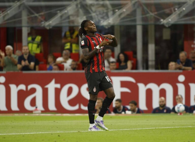 Milan-Bari, Leao gol e infortunio: match dura 17 minuti