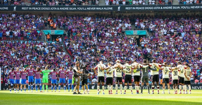 Minuto di silenzio per Diogo Jota, tifosi del Crystal Palace fischiano