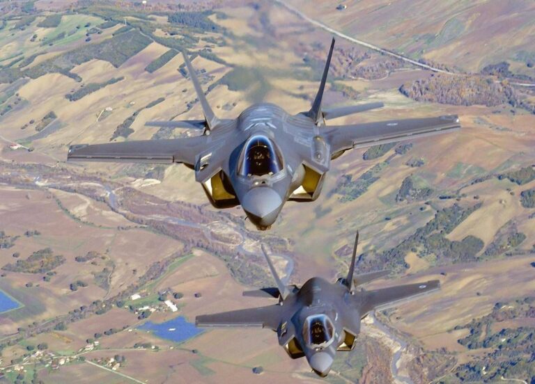 Nato: F-35 italiani basati in Estonia intercettano jet russi