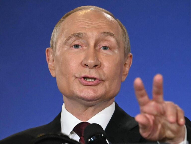 Niente tregua dopo vertice in Alaska, Financial Times: “Putin ha chiesto ritiro Kiev dal Donetsk”. Zelensky lunedì da Trump in Usa