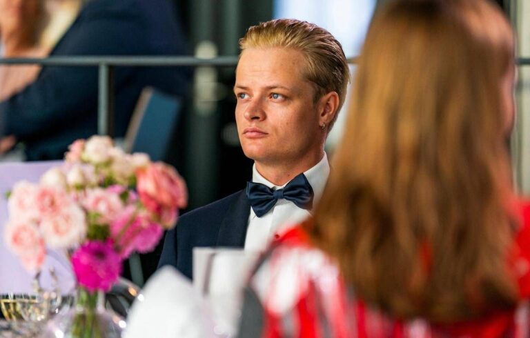 Norvegia, accuse al figliastro: principe Haakon ammette situazione “difficile”