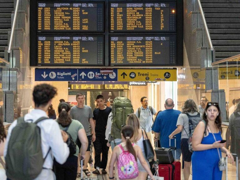 Scioperi settembre 2025: treni, aerei e mezzi pubblici. Il calendario