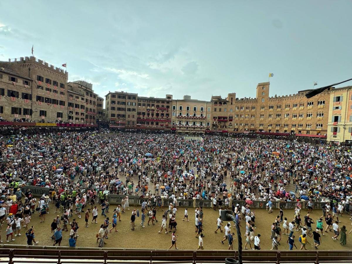 TOMORROW – Palio di Siena 16 agosto 2025 oggi in tv: orario, contrade e fantini