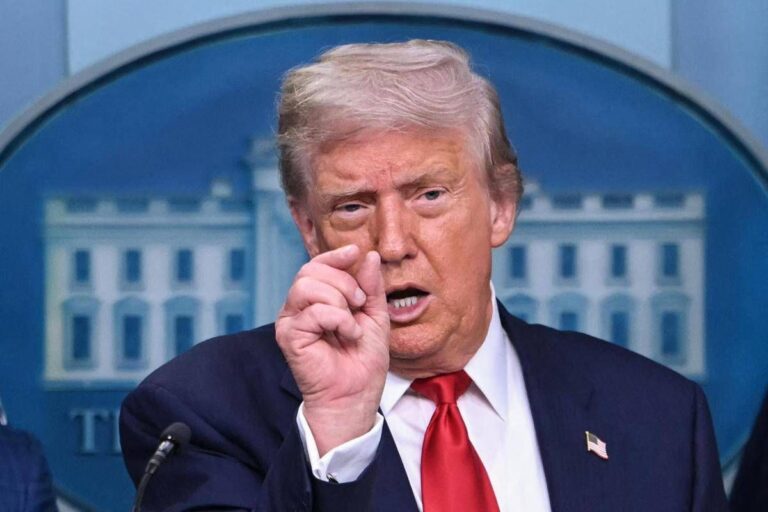 Trump, l’incontro con Putin e la gaffe: “Venerdì vado in Russia”