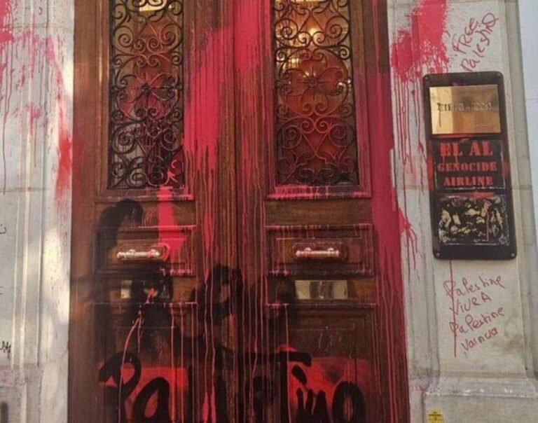 Vandalizzati a Parigi uffici compagnia aerea israeliana El Al