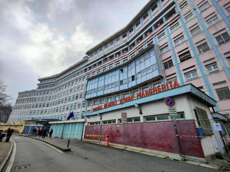 Verbania, morto il bimbo di 3 anni caduto nella piscina di un b&b a Omegna