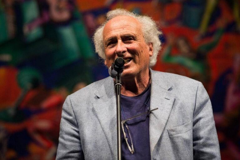 Addio a Stefano Benni, il figlio: “Ricordatelo leggendo ad alta voce i suoi racconti”