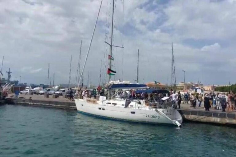Al via la missione della ‘Global Sumud Flotilla’, salpate da Augusta le 18 barche italiane dirette a Gaza