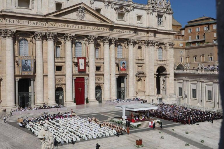 Carlo Acutis e Pier Giorgio Frassati, chi sono i due nuovi giovani santi