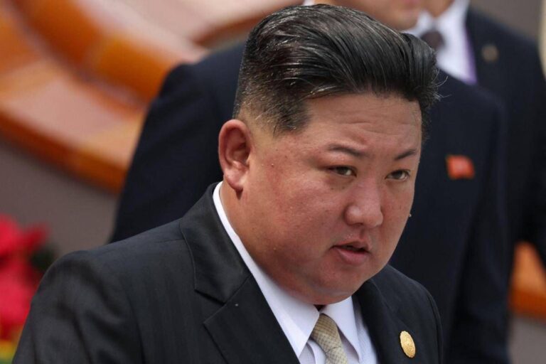 Corea del Nord, per il 2026 Kim ordina aumento della produzione di missili