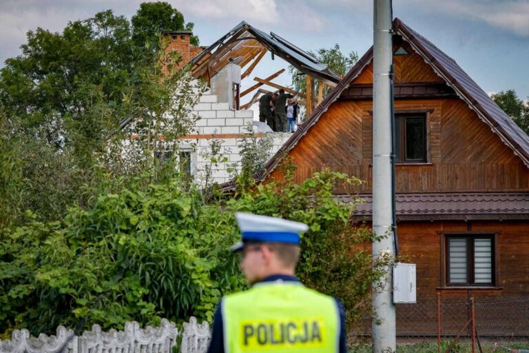 Droni russi sulla Polonia, Varsavia: “Non è stato un incidente, Cremlino si prende gioco di Trump”