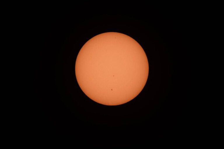 Eclissi totale in Italia, stanotte è attesa la ‘Luna rossa’