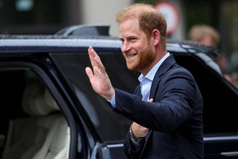 Harry a Kiev con la sua Invictus Games Foundation: “Per aiutare i feriti”