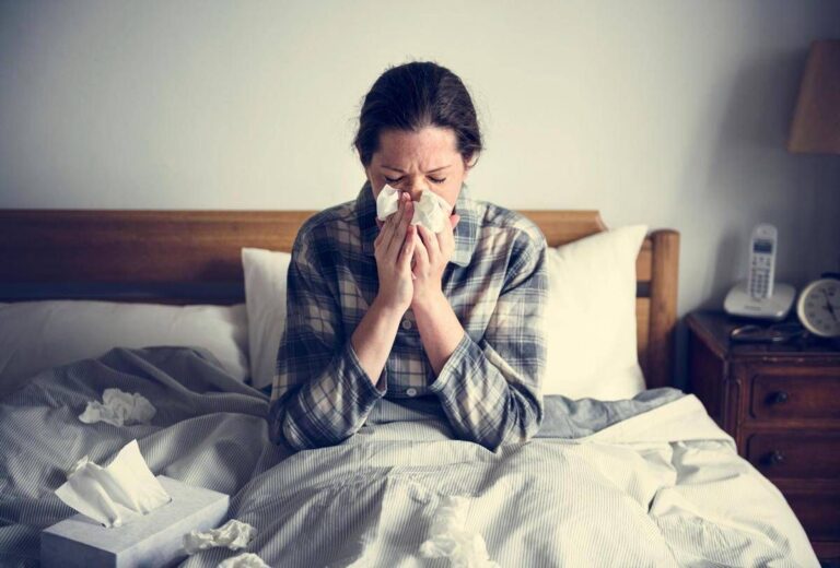 Influenza, picco in arrivo. Pregliasco: “Atteso un milione di casi”