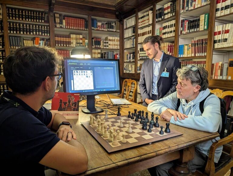 L’Intelligenza artificiale rivoluziona gli scacchi: a Bologna il debutto dell’AI agentica ShashGuru
