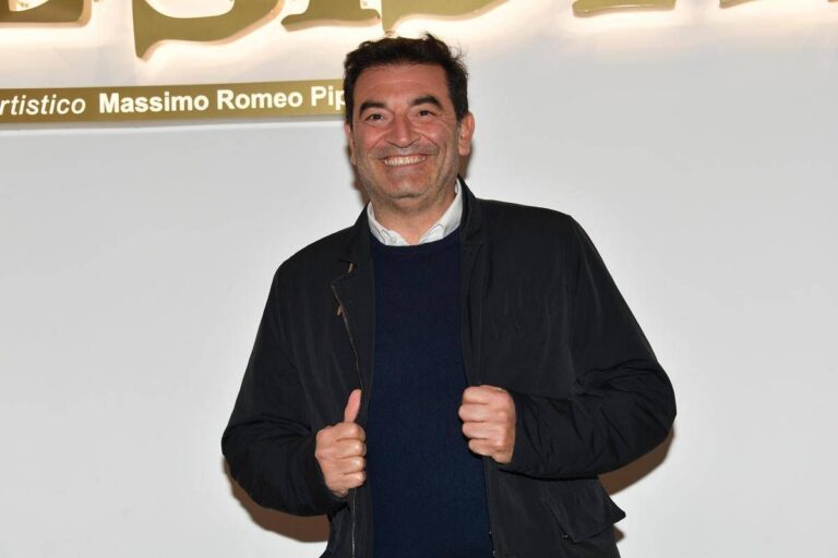 Max Giusti sostituisce Gerry Scotti, è il nuovo conduttore di ‘Caduta Libera’