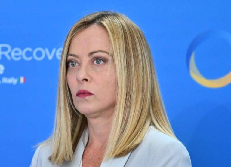 Meloni: “Armani ha ispirato il mondo intero”. Tajani: “Talento senza tempo”
