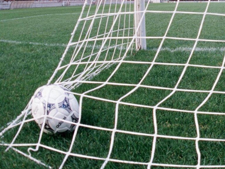 Portiere di 13 anni aggredito da padre avversario, l’Aia: “Atto vile e inqualificabile”