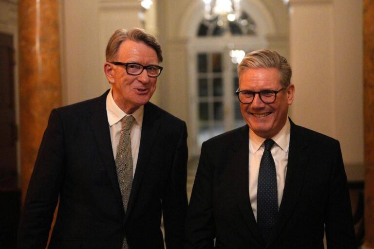 Rapporti con Epstein, Starmer licenzia l’ambasciatore Gb in Usa Peter Mandelson