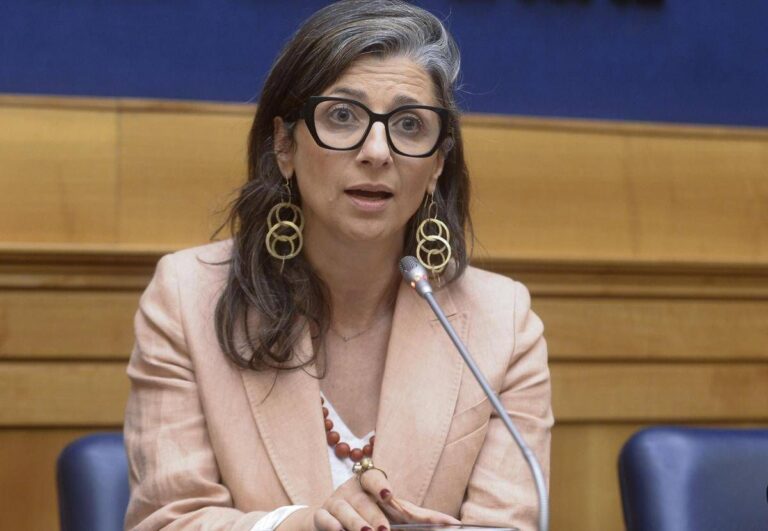 “Se mia figlia mi offre un caffè rischia 20 anni di carcere”, lo sfogo di Francesca Albanese