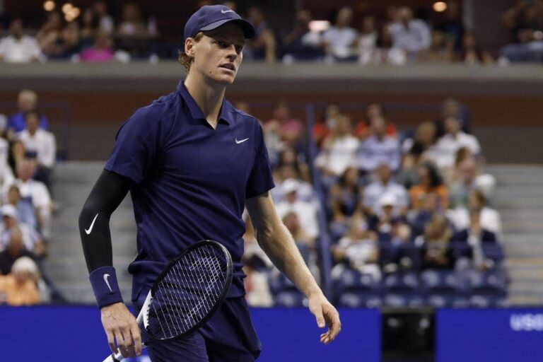 Sinner, infortunio contro Auger-Aliassime: Jannik chiama il medical time out