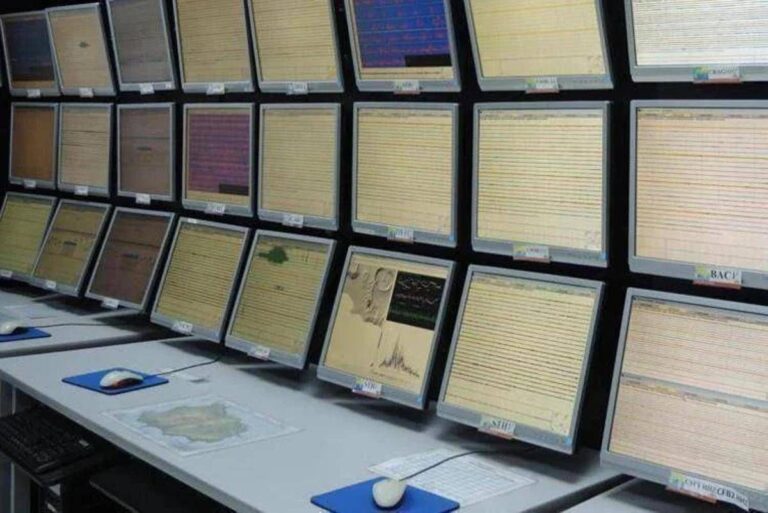 Terremoto ai Campi Flegrei, serie di scosse: la più forte di magnitudo 4
