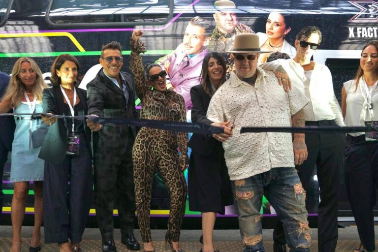 Trenitalia partner ufficiale di X Factor, un treno Regionale dedicato allo show